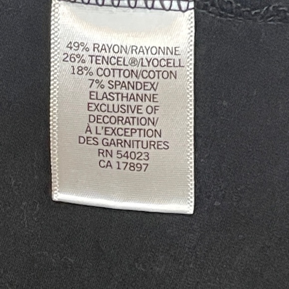 Banana Republic Luxe Touch Crew-Neck T-Shirt | Ice Latte | Size M - Picture 7 of 7